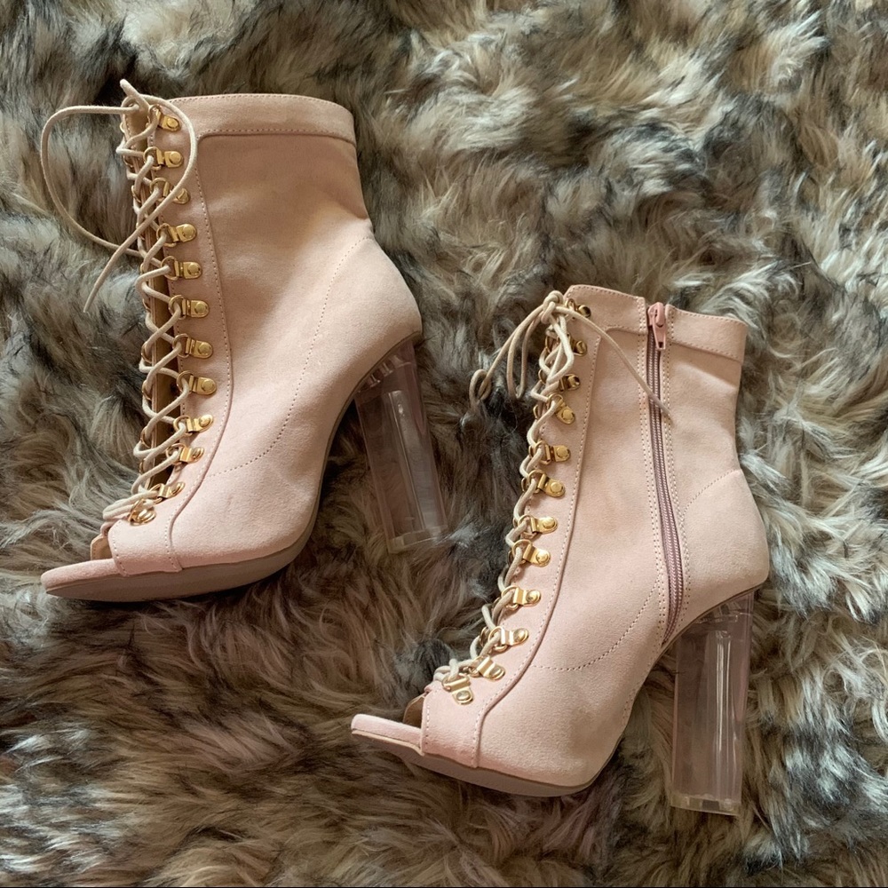 MISS LOLA | Blush pink booties with clear heel